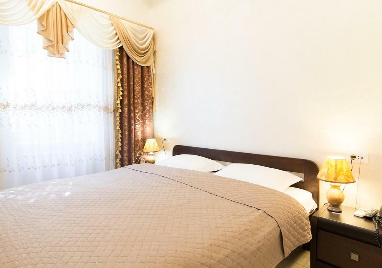 Hotel Neapol 3*