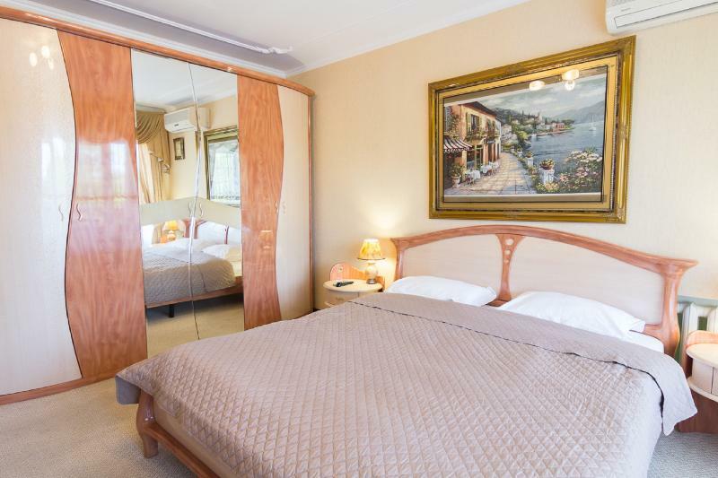 Neapol Hotel